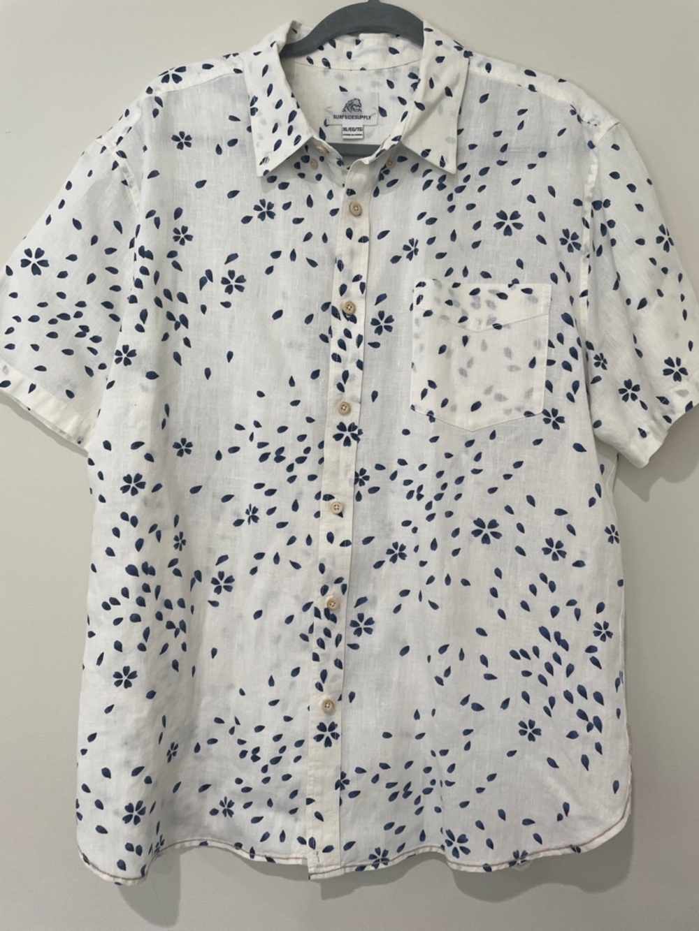 Surfside Supply Men’s Off-White Short-Sleeve with Navy Floral Dots Linen Size XL